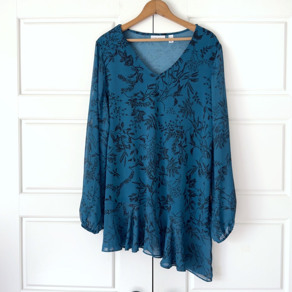 Susan Graver Floral Liquid Knit Tunic Top L Blue Black Stretch Asymmetric Sheer